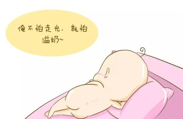 育兒知識：寶寶出現(xiàn)吐奶，懂行的媽媽會對寶寶做這些事